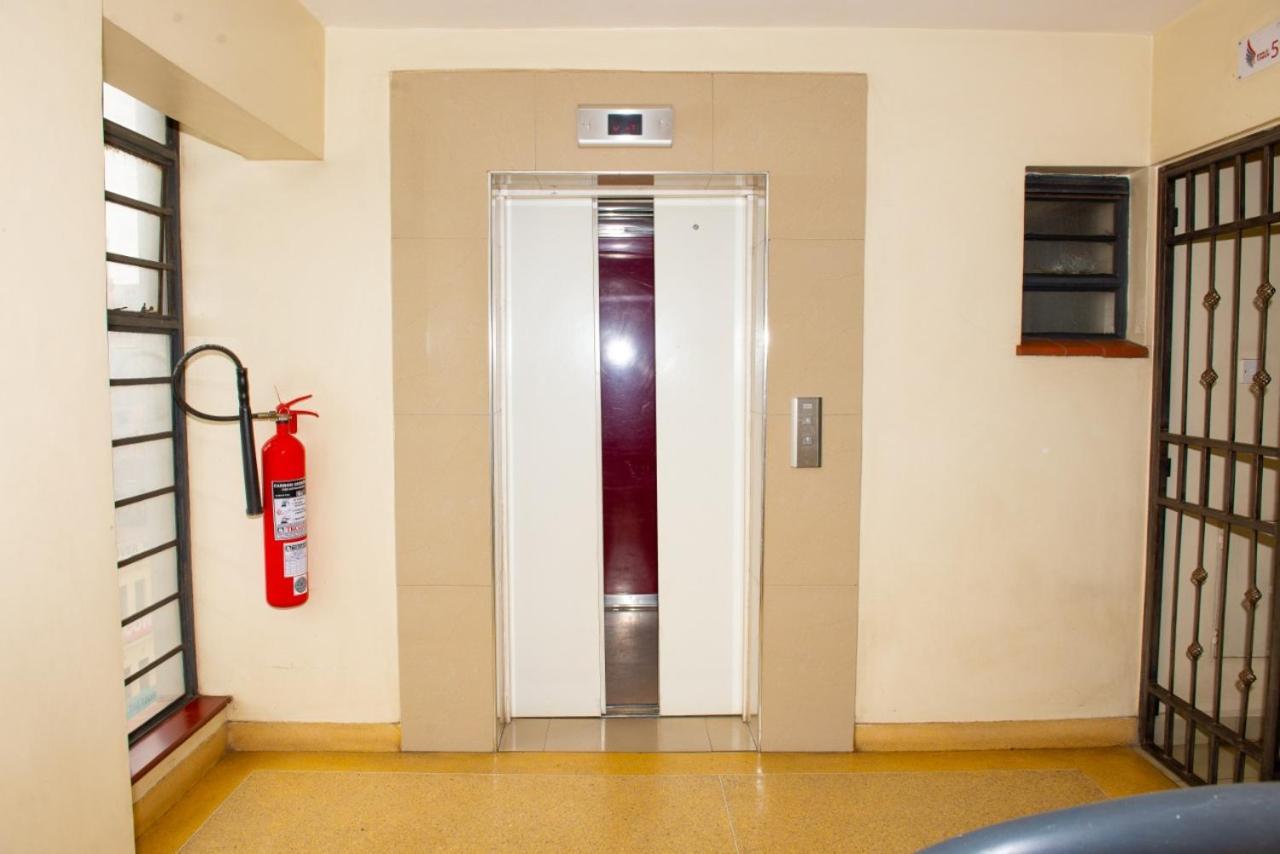 Mercy-Phillips Apartments Located At Eagle Tower Building Nairobi City Centre Exterior foto